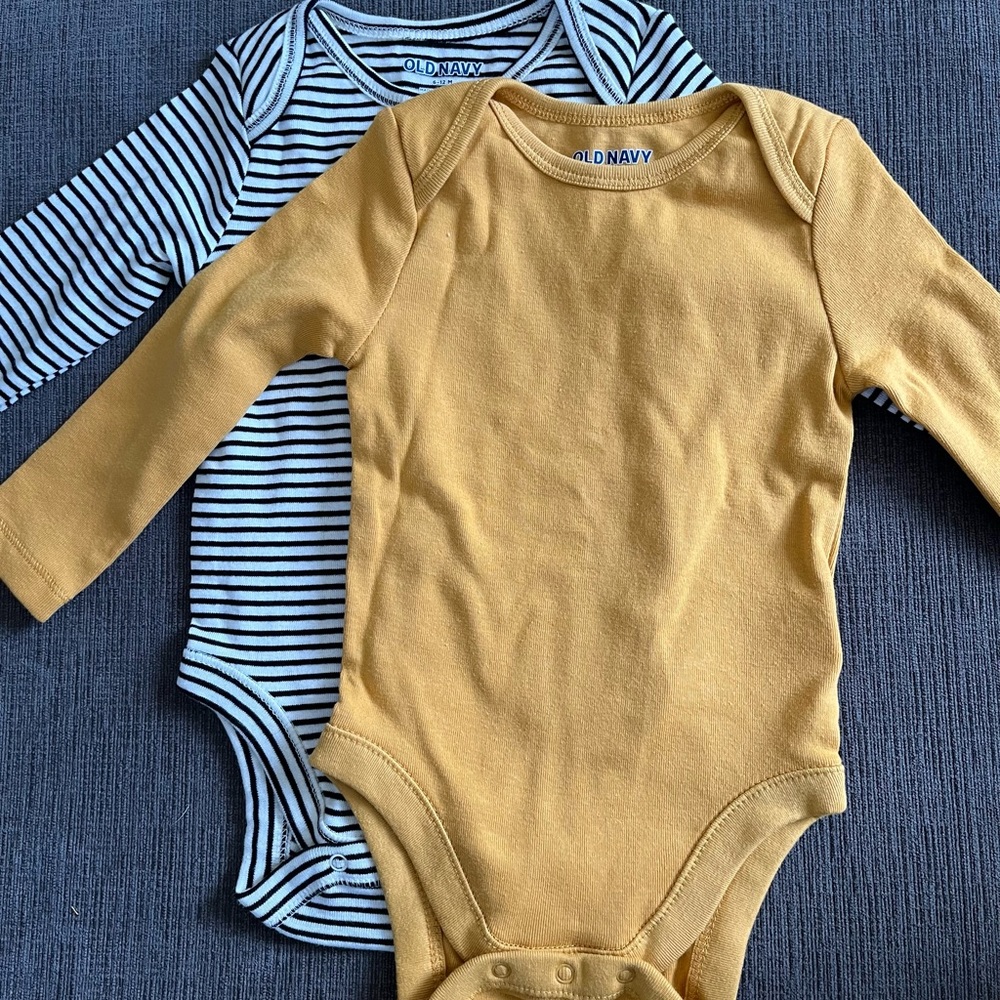 Set of 2 Old Navy Onesies 6-12 M